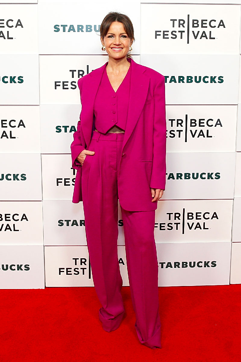 carla-gugino-suit-