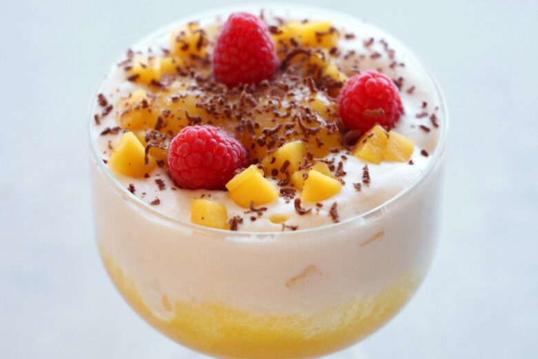 Dal party a tema Bridgerton al mango float, ecco i food trend dell’estate