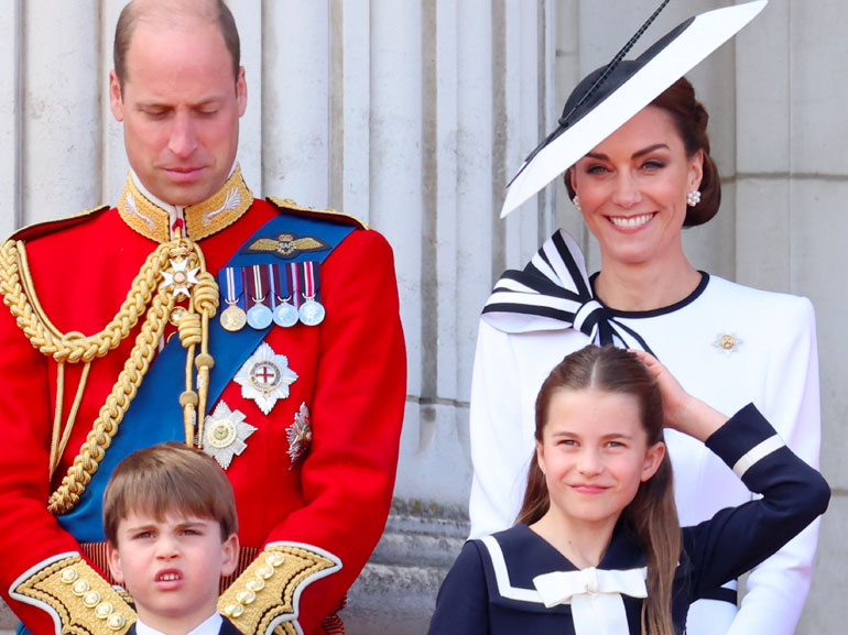 cover-kate-middleton-ritorno-trooping-the-colour-mob