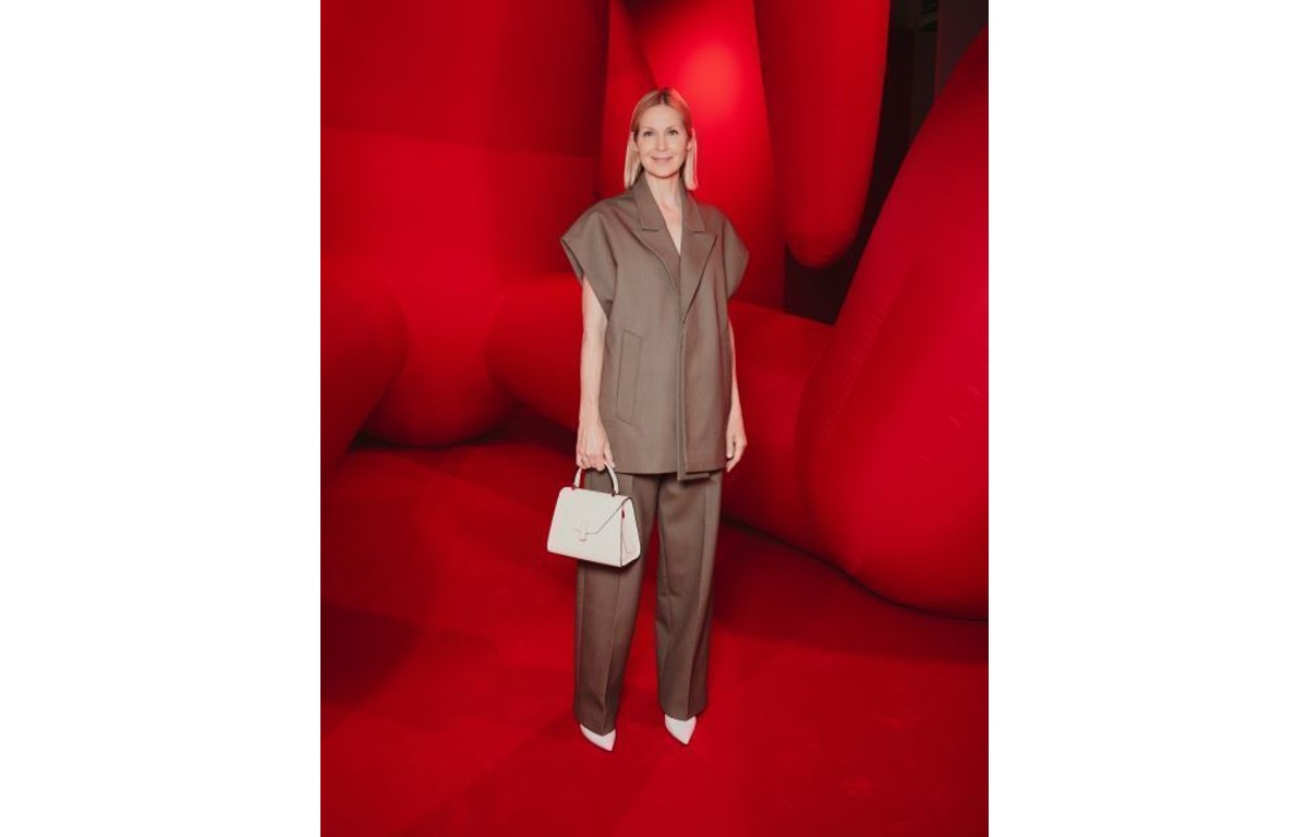 ok Kelly Rutherford in Valextra (2)