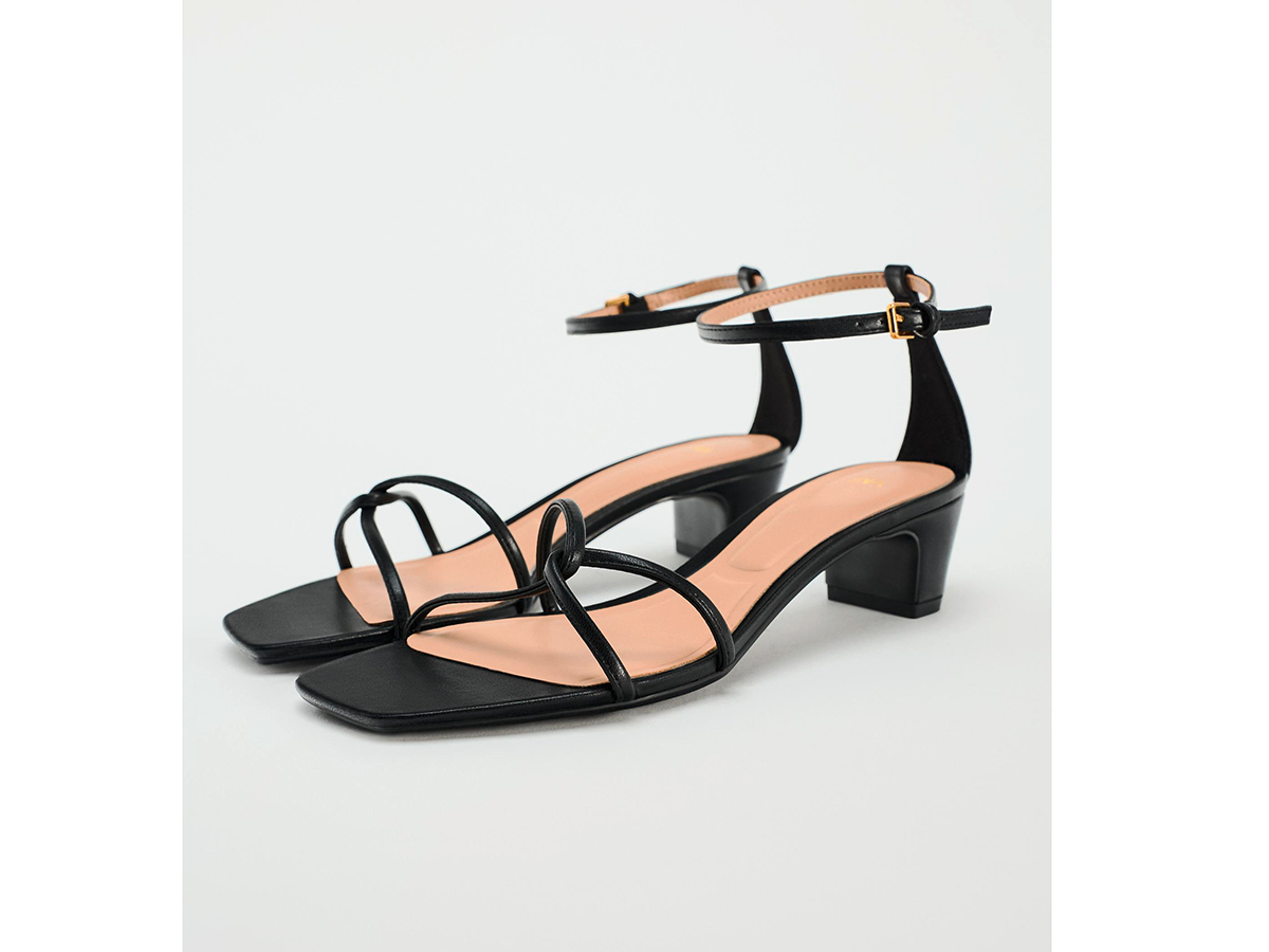 sandali-con-tacco-e-fascette-zara-39,95