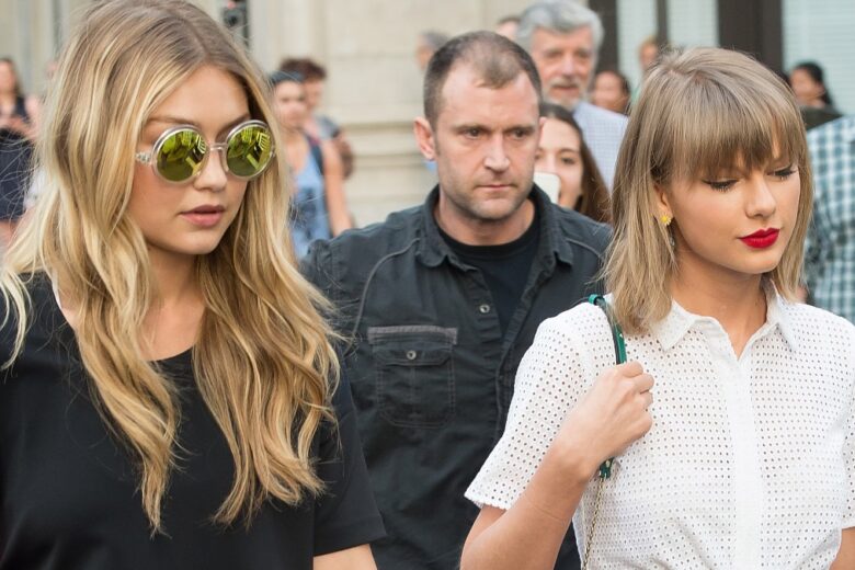 Taylor Swift ha un nuovo anello con sopra inciso (anche) il numero della maglia di Travis Kelce