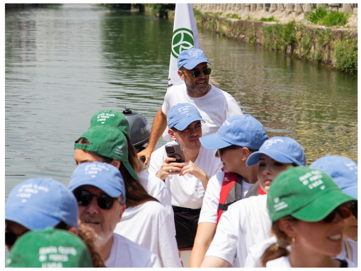 yves rocher pulizia naviglio 2