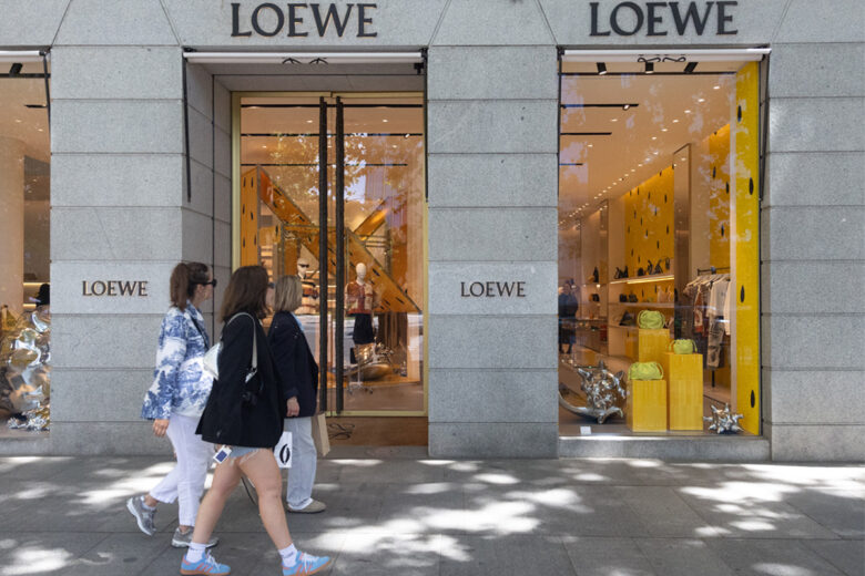 Qual è il brand più cool del momento? Loewe vince a mani basse (e vi spieghiamo perchè)