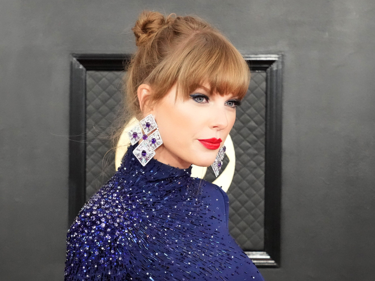 GRAMMY-2023-migliori-beauty-look-make-up-capelli-04