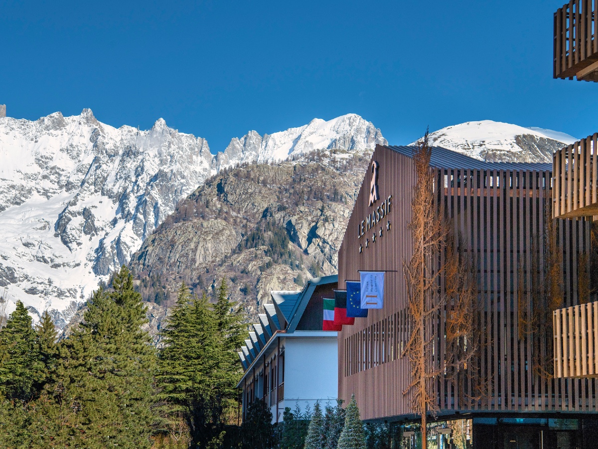 Le Massif_Hotel Façade_Mont Blanc View