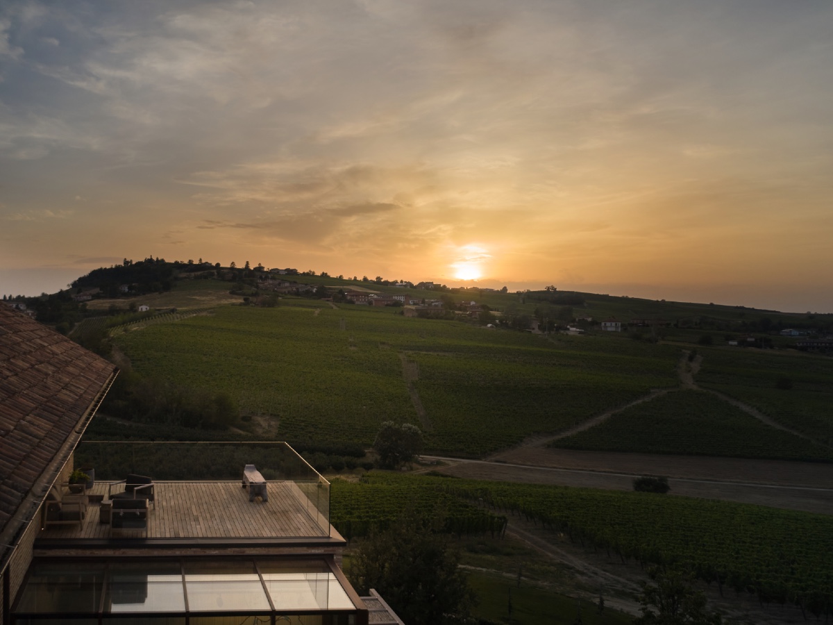 LeMarne-outside_HR00031 (1)