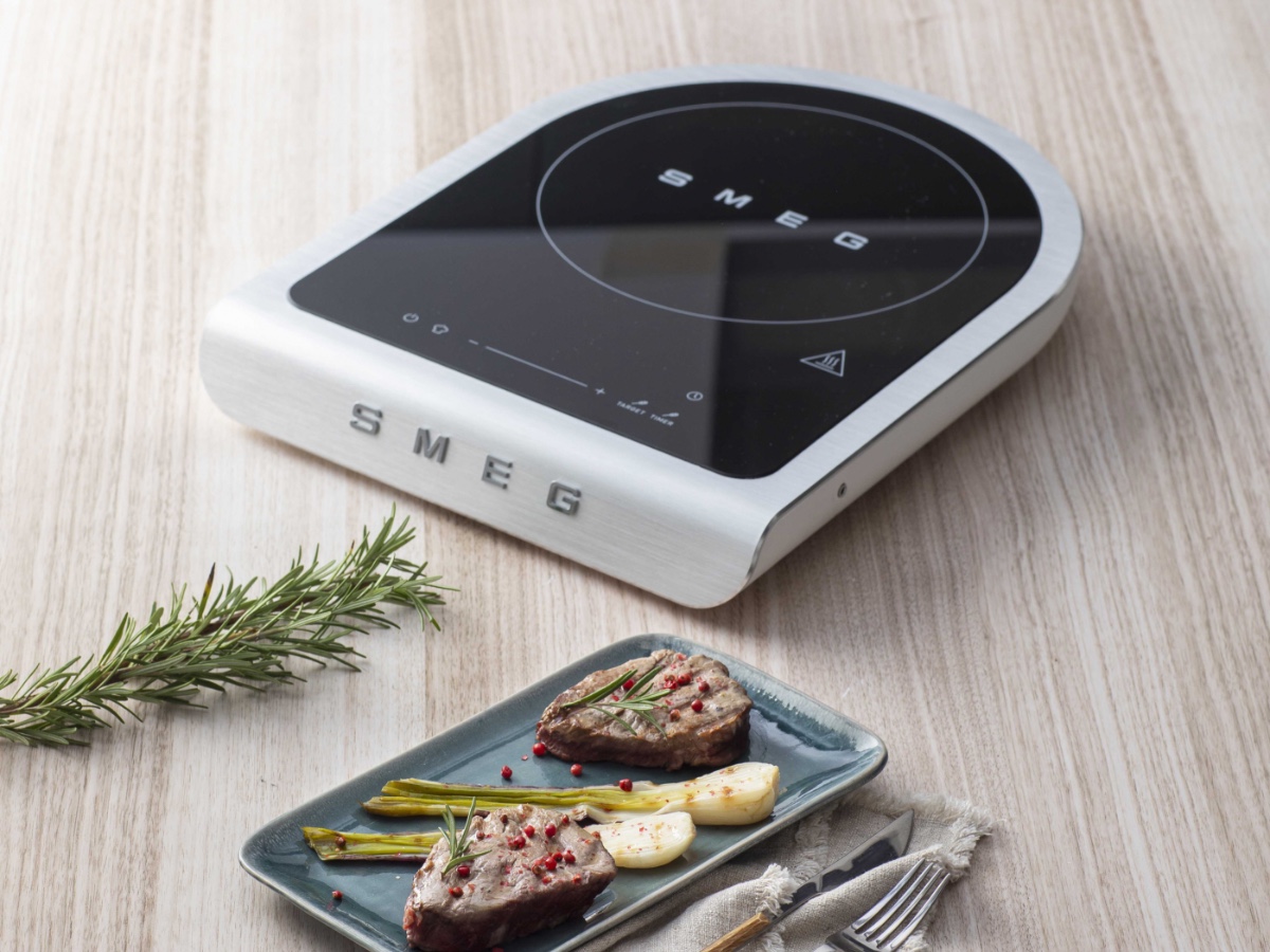 SMEG piastra a induzione portatile
