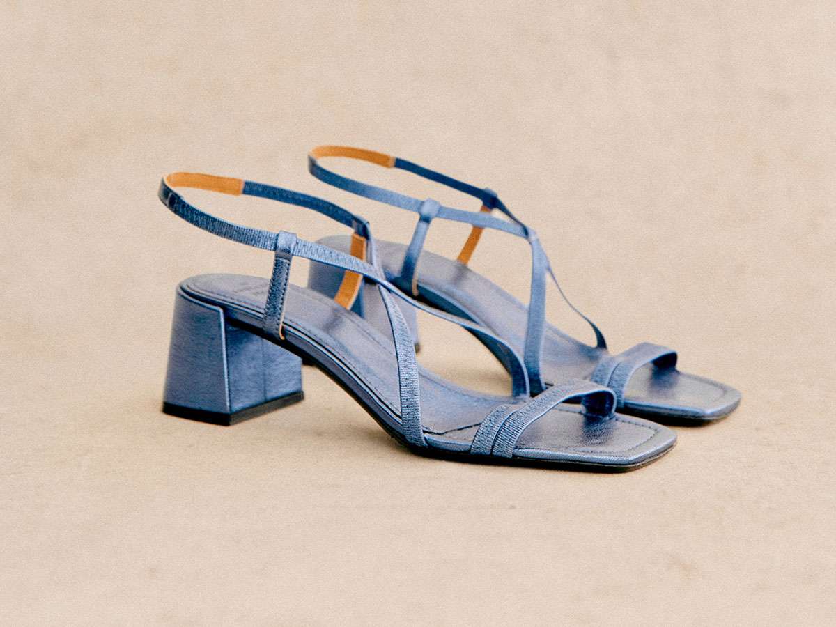 Sézane_SS24_Sandales-Pernille-bleu-métalisé