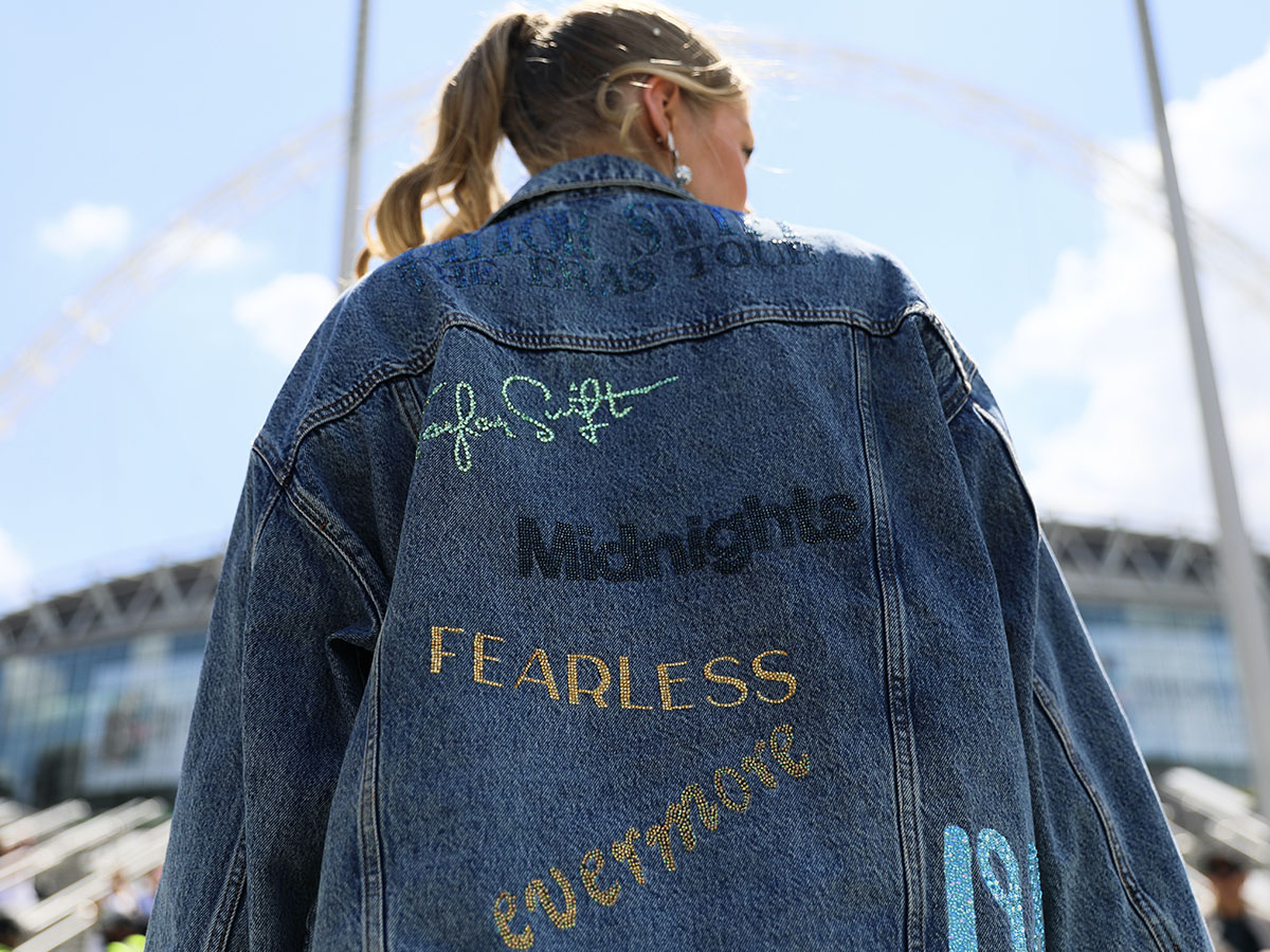 Taylor swift eras tour fan