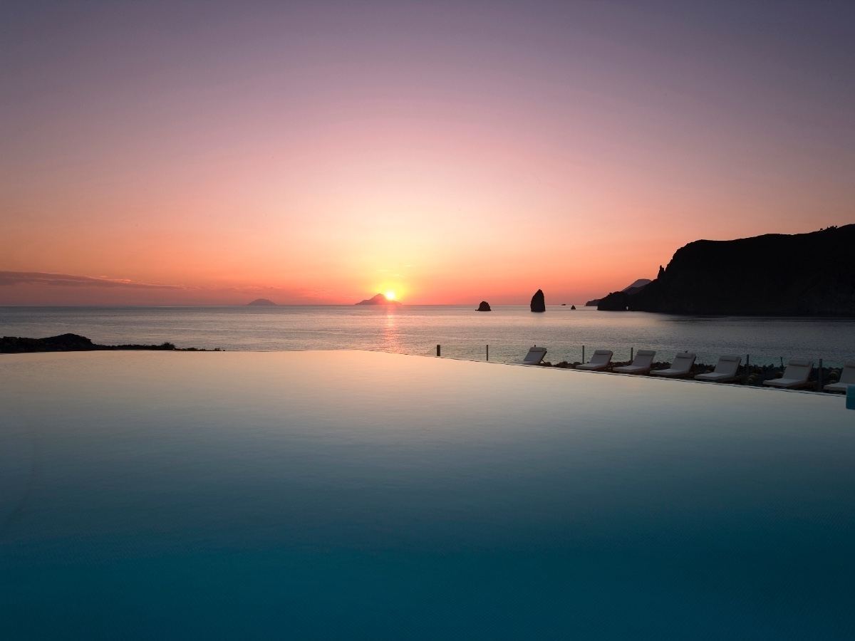 bordo pisicna mare therasia