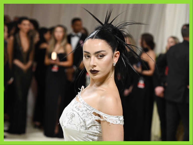 brat nails unghie estate 2024 Charli XCX cover mobile