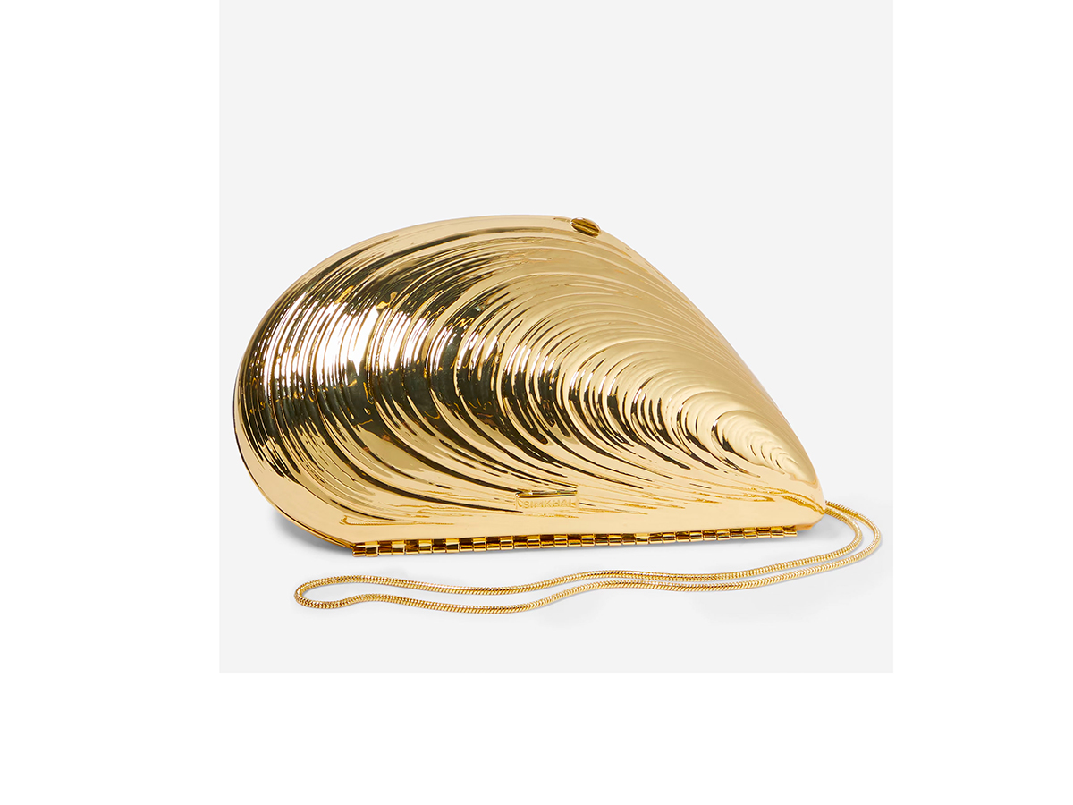 clutch-a-forma-di-conchiglia-SIMKHAI-su-mytheresa