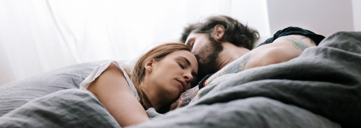 dormire sonno coppia