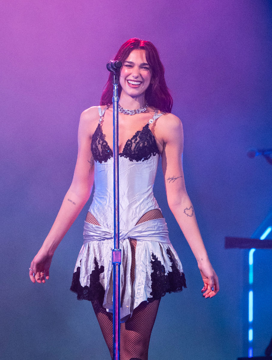 dua-lipa-glastonbury-versace-2024
