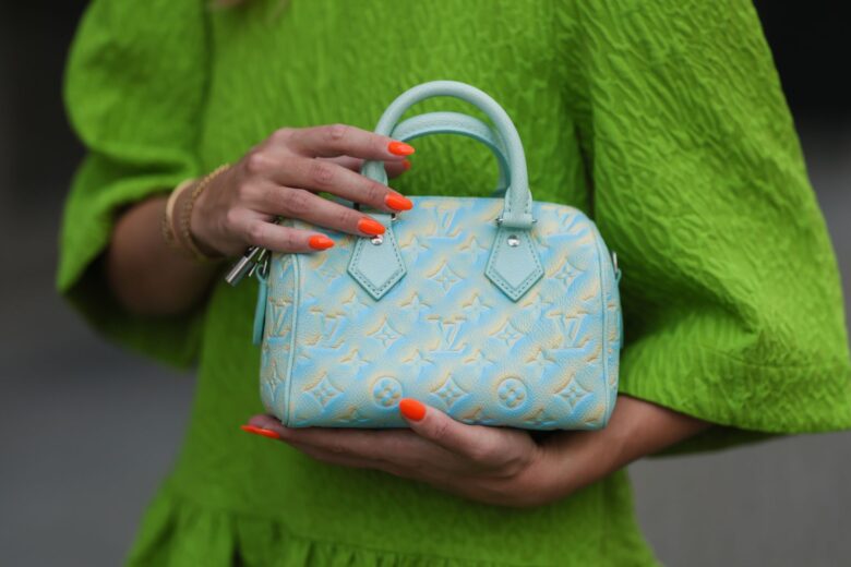 Vi piacciono le tonalità fluo? Ecco le nail art che dovete provare ora