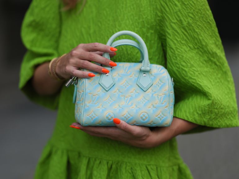 unghie fluo estate 2024