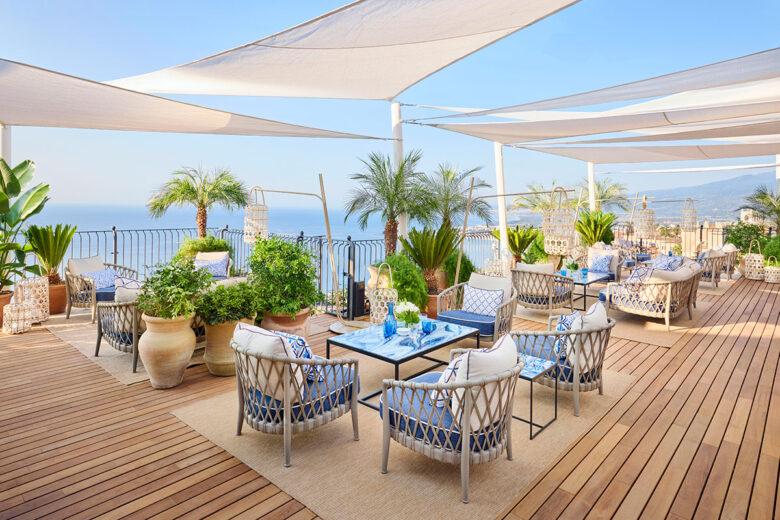 Apre a Taormina il primo Sky Bar di Louis Vuitton