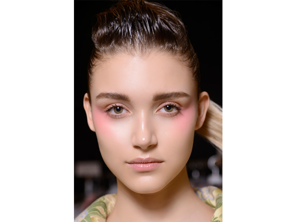 wet-hair-capelli-effetto-bagnato-autunno-inverno-2018-2019-13