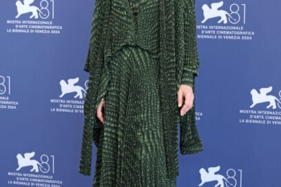 Isabelle Huppert balenciaga venezia photocall