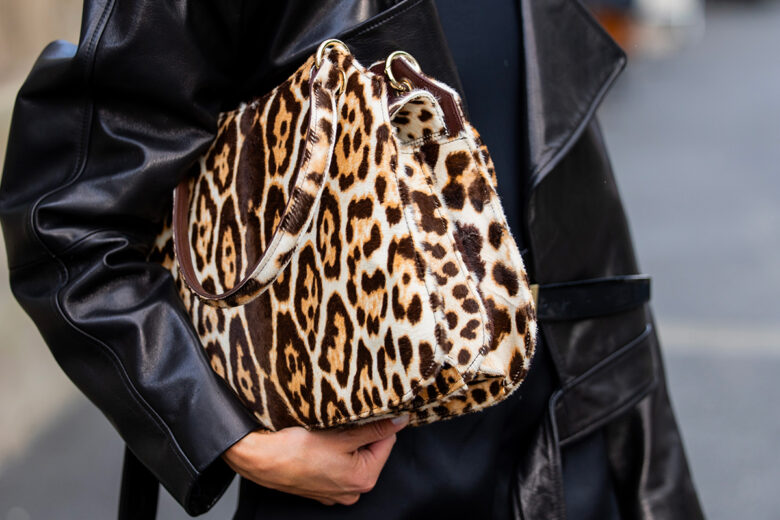 Borsa cool per l’autunno cercasi? Sceglietela leopardata e, fidatevi, non sbaglierete un look!