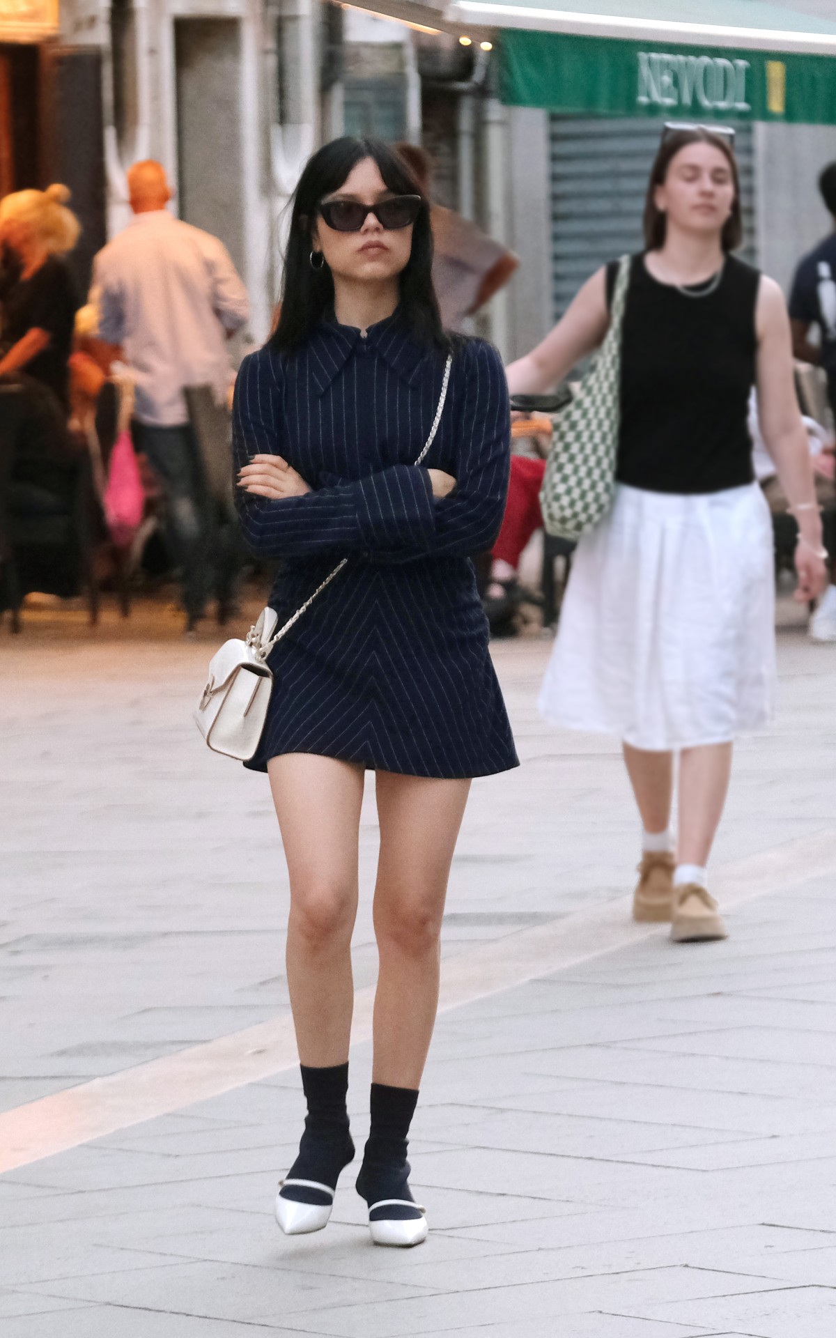 ok Jenna Ortega x Desigual_Festival del Cinema di Venezia.