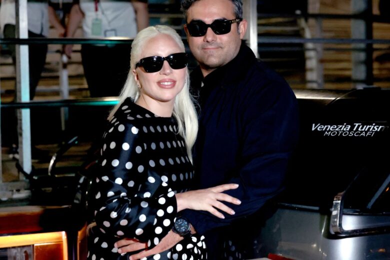 Pois e lurex: ecco il primo look di Lady Gaga alla Mostra del Cinema di Venezia