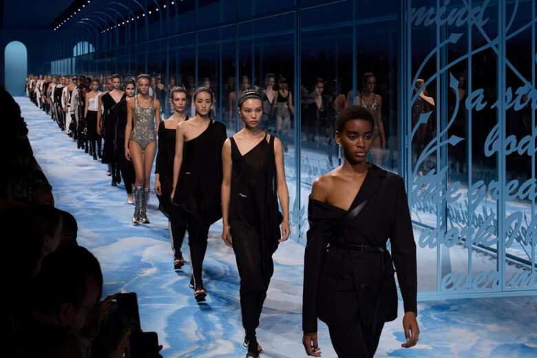 Dior: 5 curiosità dalla sfilata SS25 che ha unito moda, mito e sport
