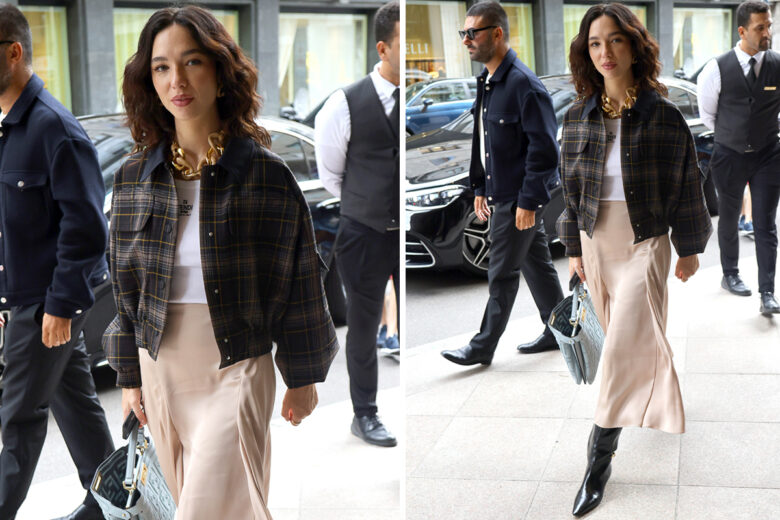 L’uniforme ideale per le prime giornate d’autunno? Quella indossata da Matilda De Angelis alla Milano Fashion Week