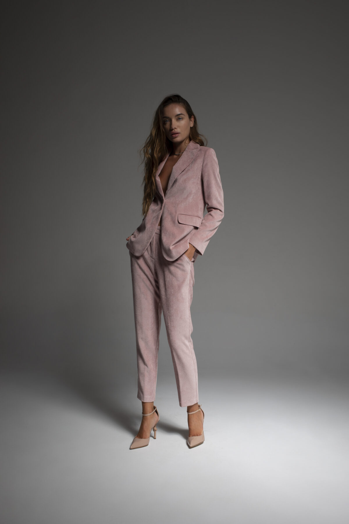 White Wise_FW24_Tailleur_EXTRA2220