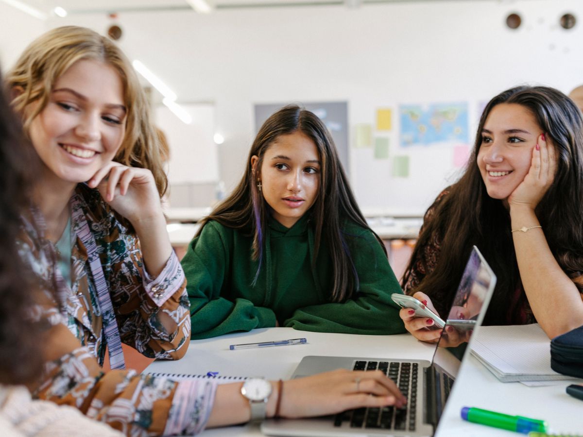 conoscere i compagni di classe dialogare