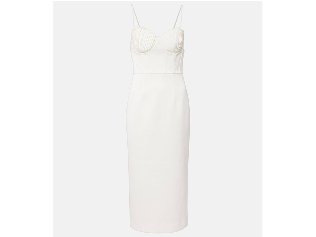 rebecca-vallance-su-mytheresa