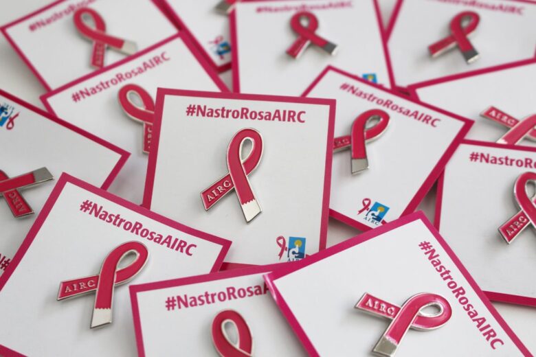 AIRC presenta le iniziative di ottobre del Nastro Rosa “per curare tutte le donne”. Nessuna esclusa