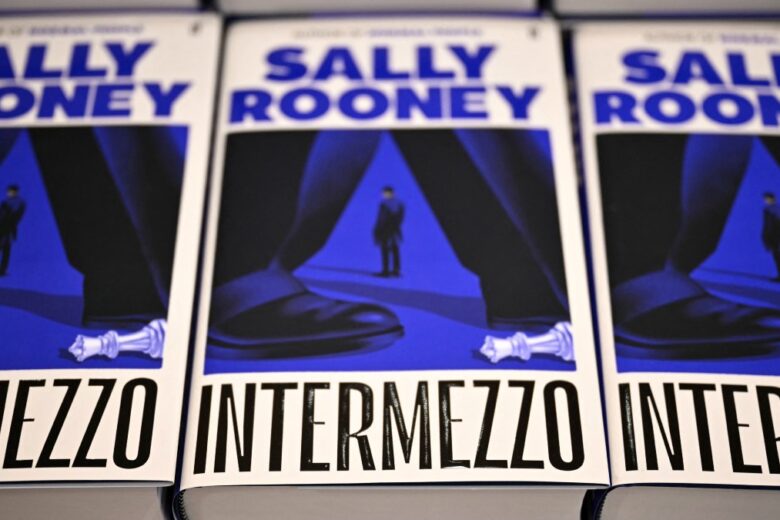 Fenomeno Sally Rooney: perché tutti parlano di “Intermezzo”