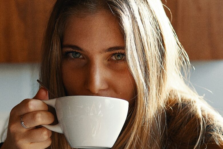 Il latte di mandorla fa bene? Ebbene sì, ecco chi dovrebbe sceglierlo