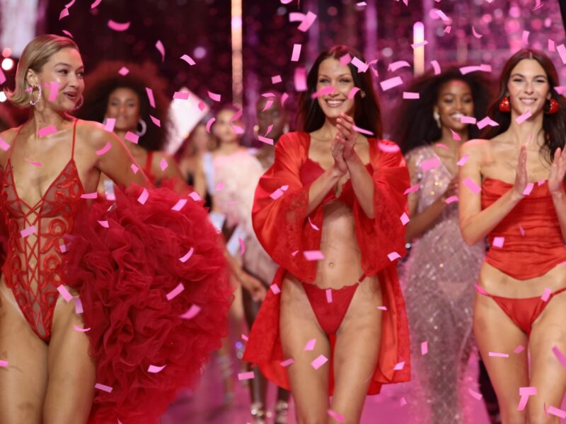 Victoria's Secret Fashion Show hero piccola