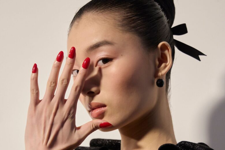 Desiderate una manicure insolita per le feste?Ecco le nail art da provare