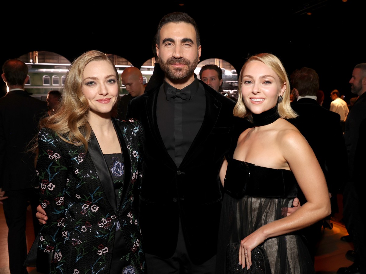 ok Amanda Seyfried Brett Goldstein Anna Sophia Robb Credit Getty