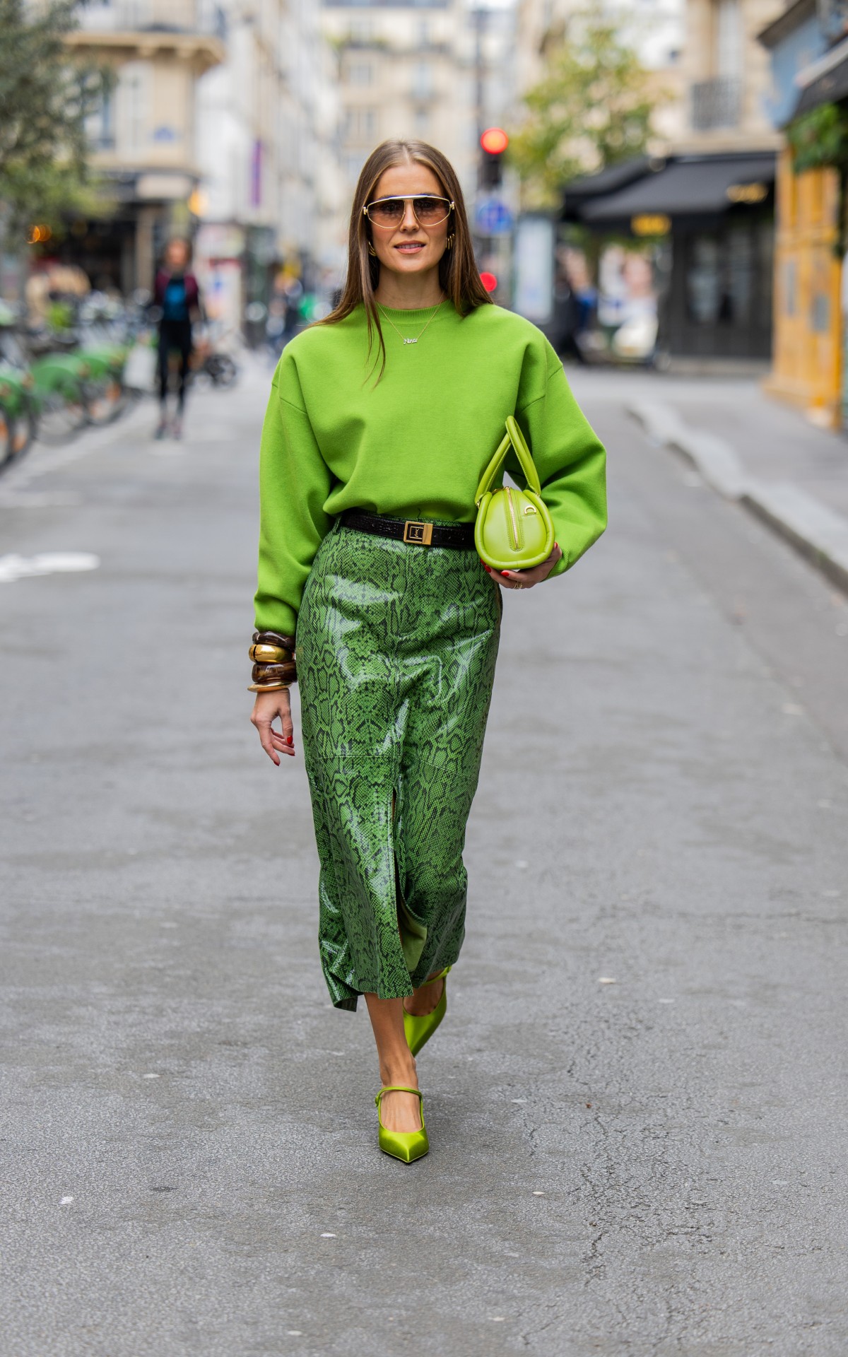 ok felpa su total look green