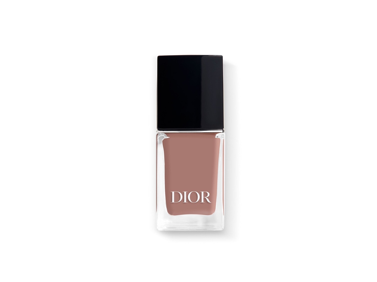 unghie color cioccolato smalto marrone tendenza autunno inverno 2024 2025 04