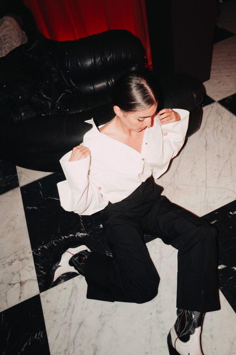 20-november-hm-milan-Joan-Thiele-5