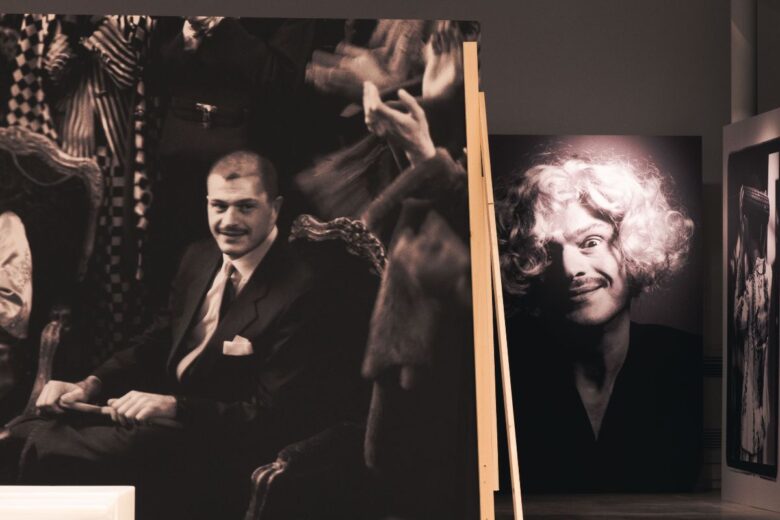 Milano celebra il 30° anniversario dalla scomparsa di Franco Moschino con la mostra “Franco Moschino. Il Genio visionario”