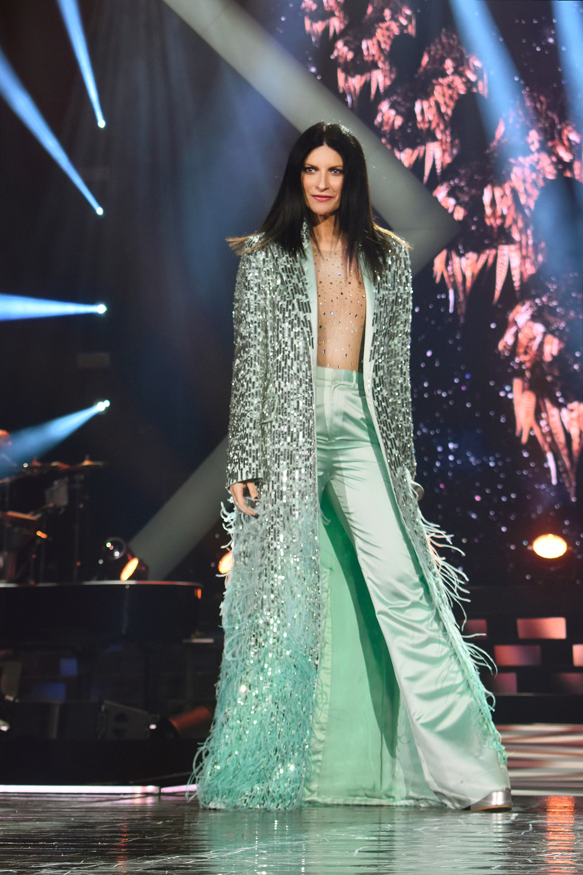 LAURA-PAUSINI-IN-CUSTOM-LOOK-DES_PHEMMES-2PH_GEMMAFELICI