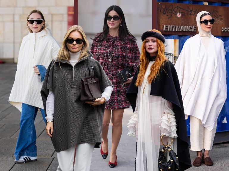 MOB poncho mantella