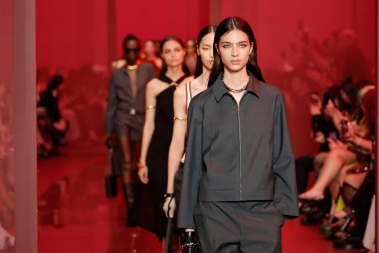 Gucci presenterà tre sfilate unificate nel 2025