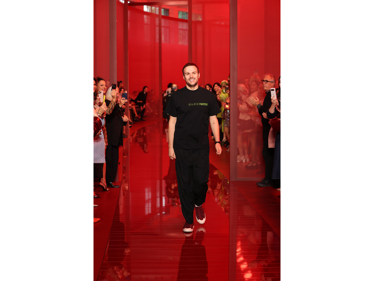 Sabato De Sarno’s exit bow_Gucci SS25 Fashion Show at Triennale Milano