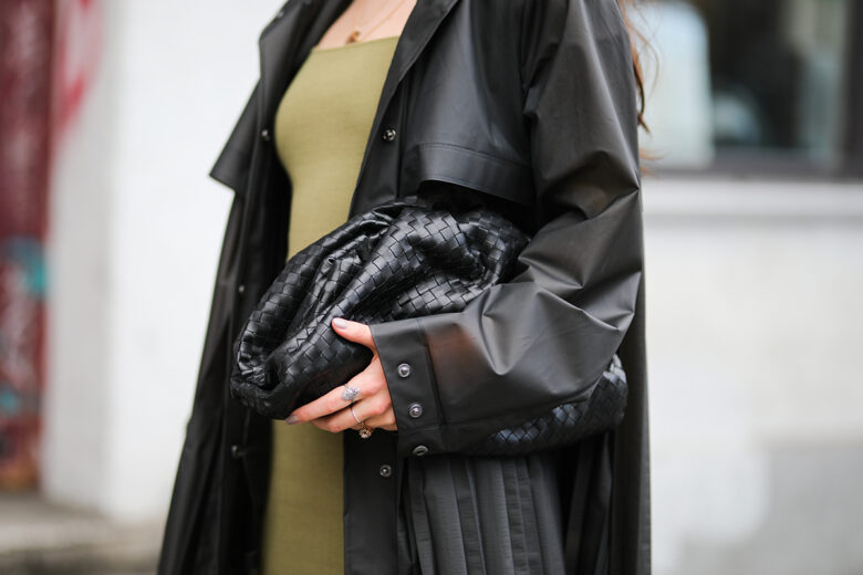 From day to night: le maxi pochette sono l’accessorio chic da sfoggiare tutto il giorno