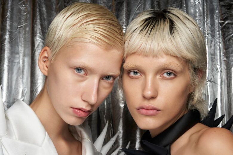 Se avete i capelli biondi, non potete fare a meno dello shampoo antigiallo