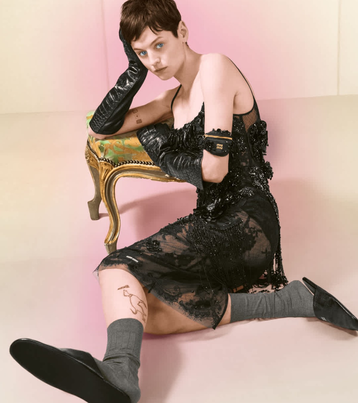 ok MIU MIU UPCYCED HOLIDAY 2024_Emma Corrin_02