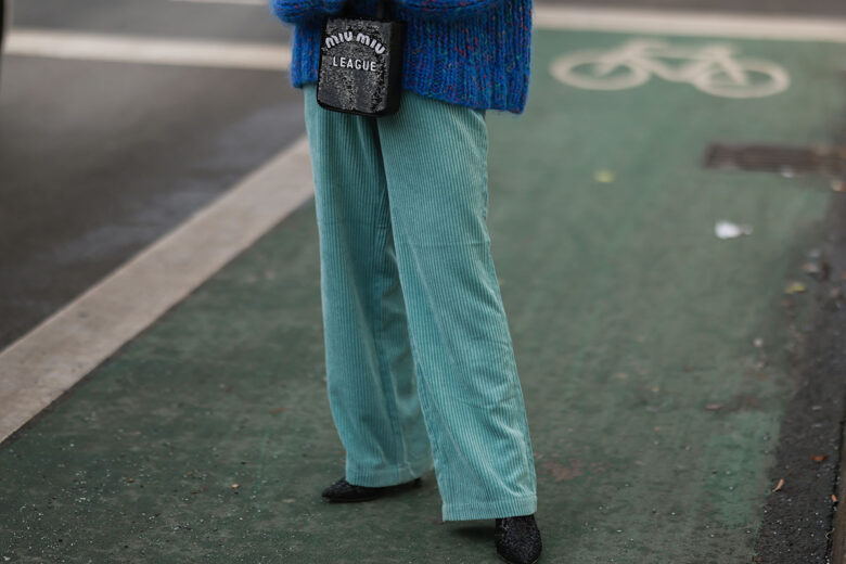 I pantaloni in velluto sono sempre il nostro “love at first sight” per l’autunno!